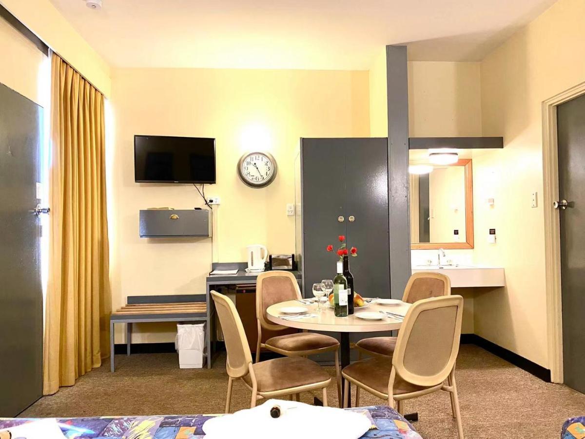 Gateway Motor Inn นาแรนเดอรา ภายนอก รูปภาพ